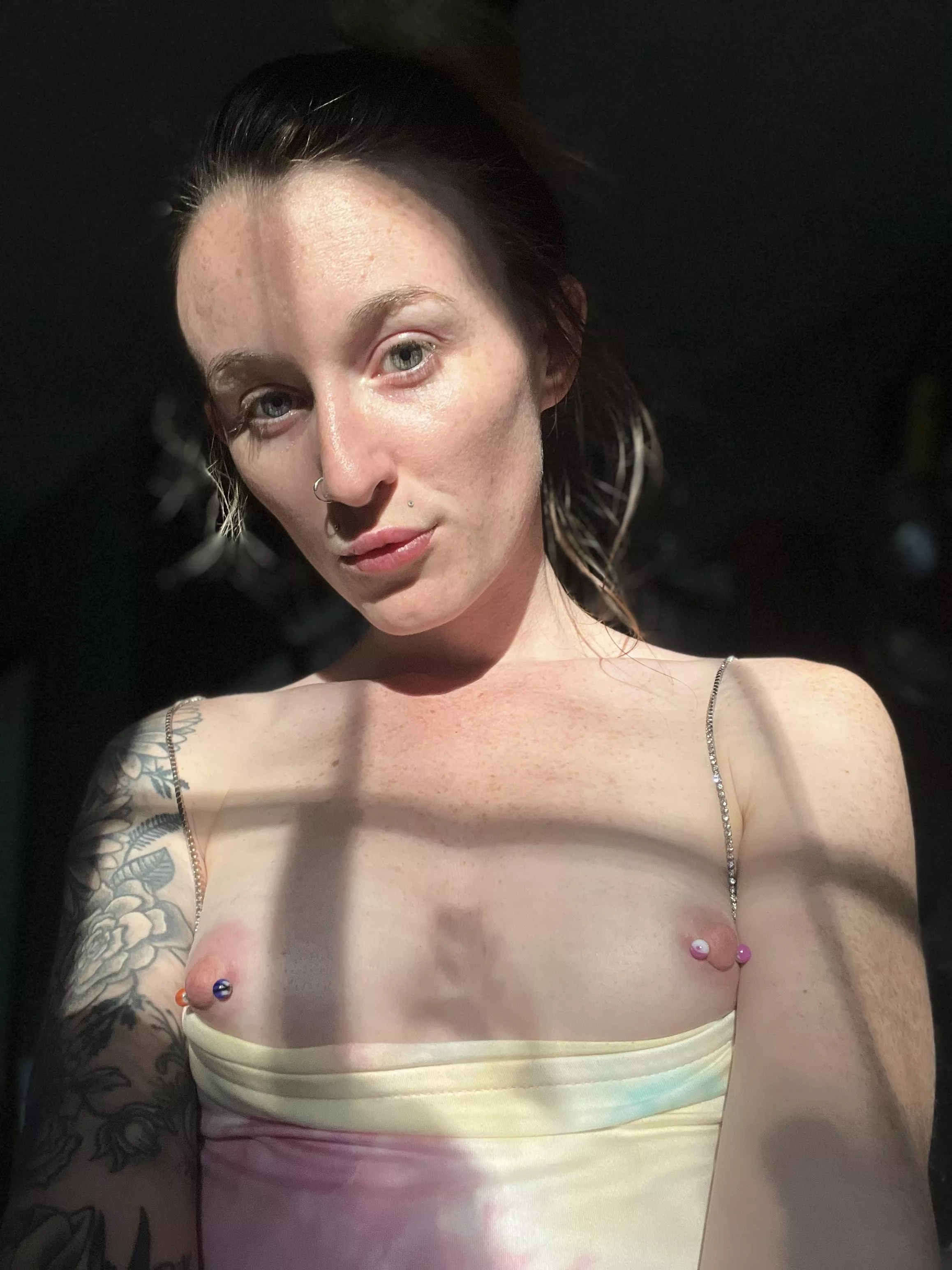 Hair is up.. but maybe the freckles will still vouch for my Redheaded-ness hehe posted by _prettylittlepeach