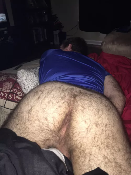 ☺?Hairy enough? by relybless