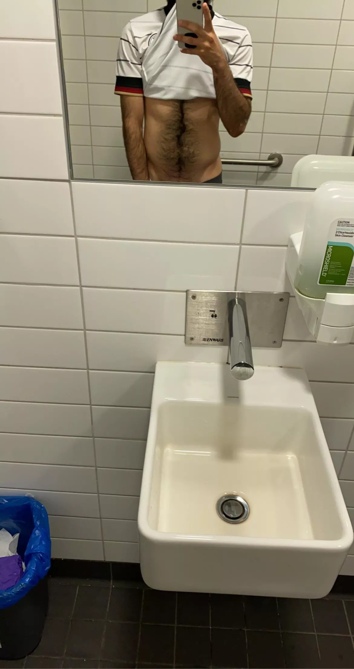 Hairy enough to be here? 😬 posted by MoeySyd20