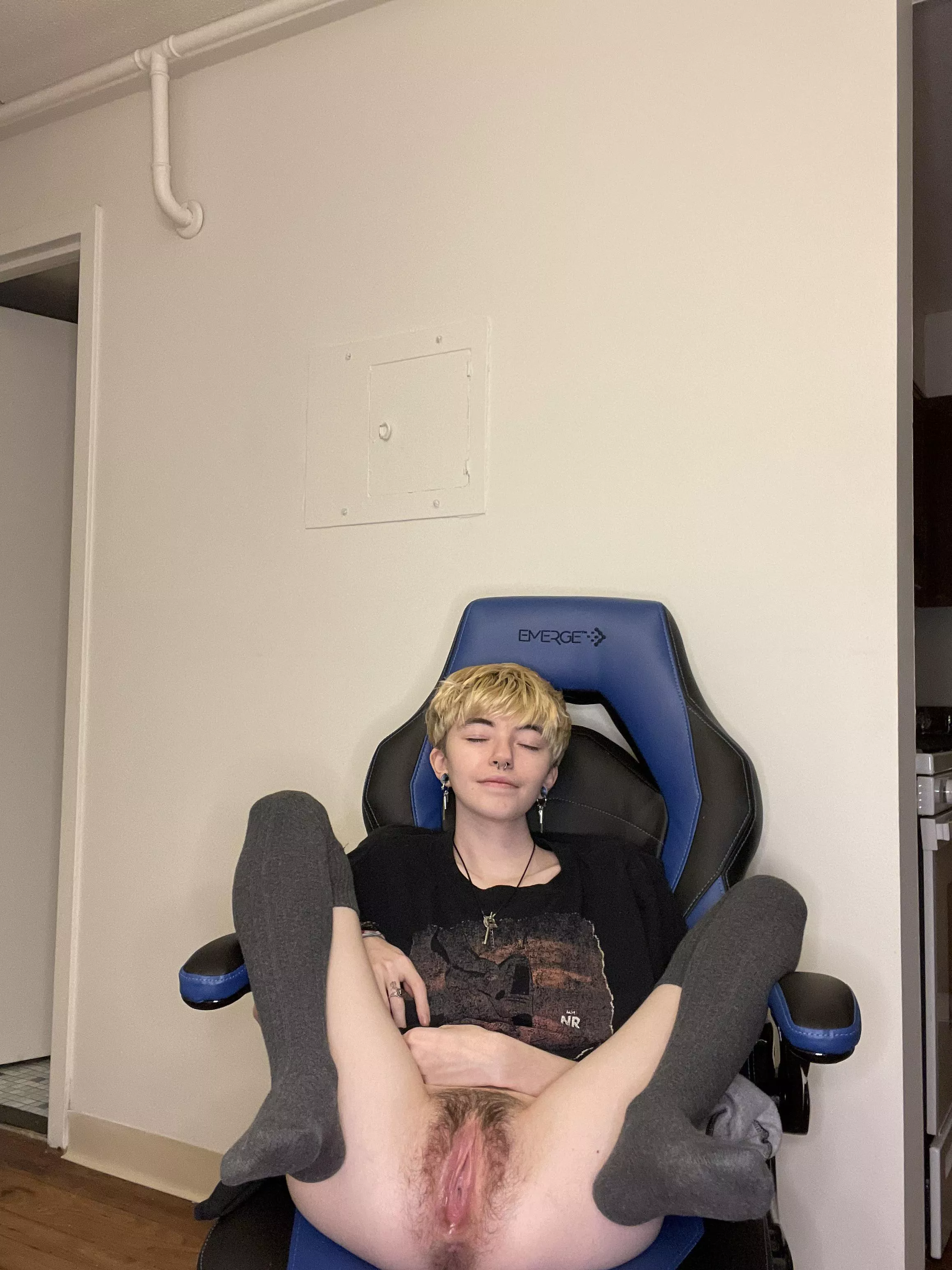 Hairy is better🖤 posted by ERASEDWeeaboo