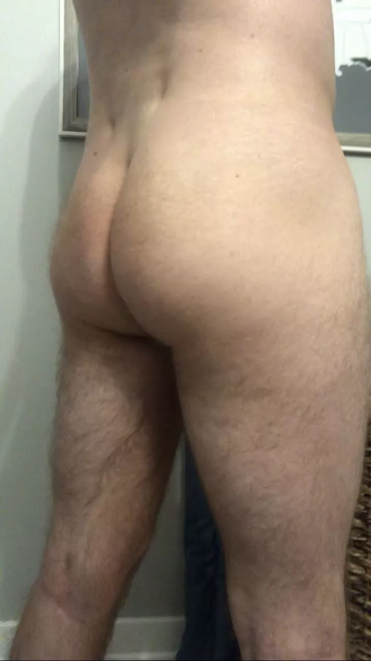 Hairy with some dimples posted by FFSneakysneaky