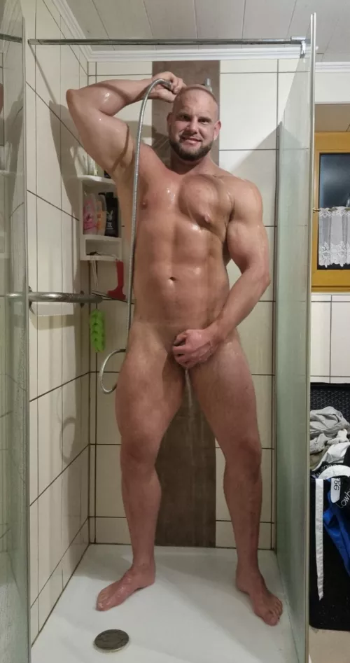 Hallo 😊 by Wrong-Engineering-74