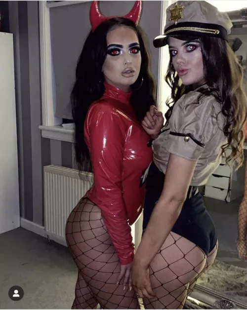 Halloween 🎃🏴󠁧󠁢󠁳󠁣󠁴󠁿 by LumpyDragonfruit6104