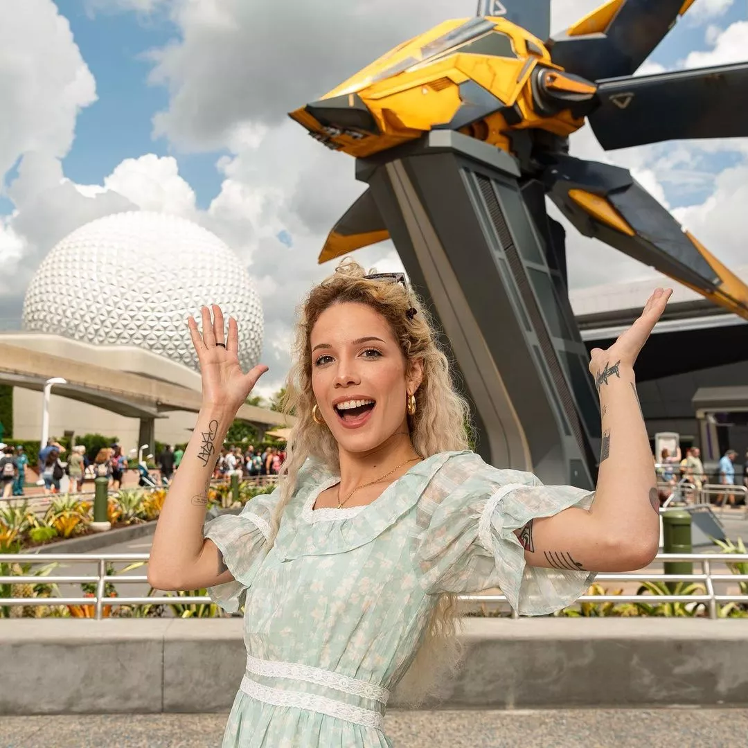 Halsey posted by GlamMetalLion