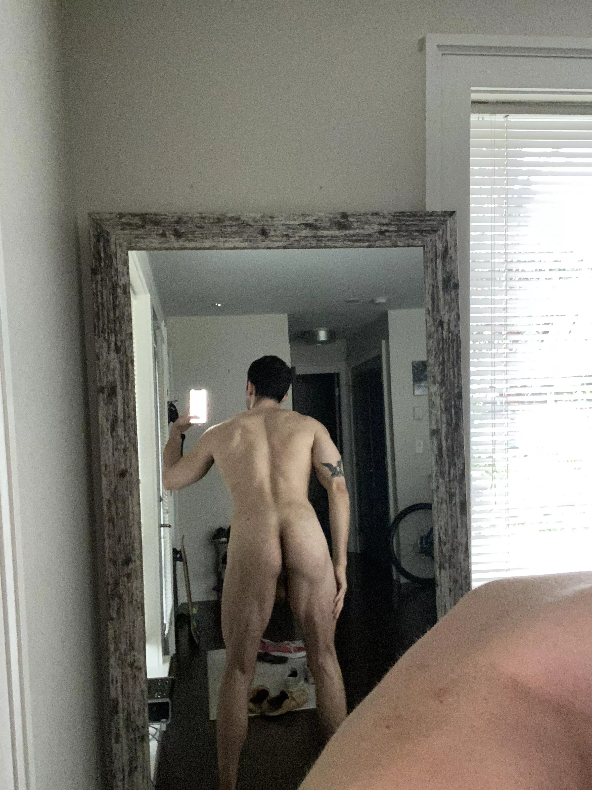 Hamstrings 💪🏽 posted by Justinbarberfit