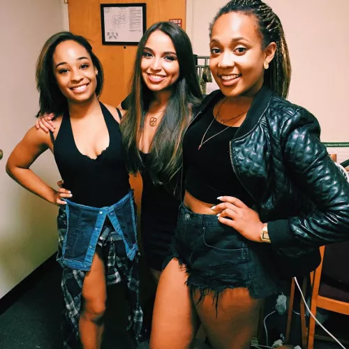 hands on hips by kairu173