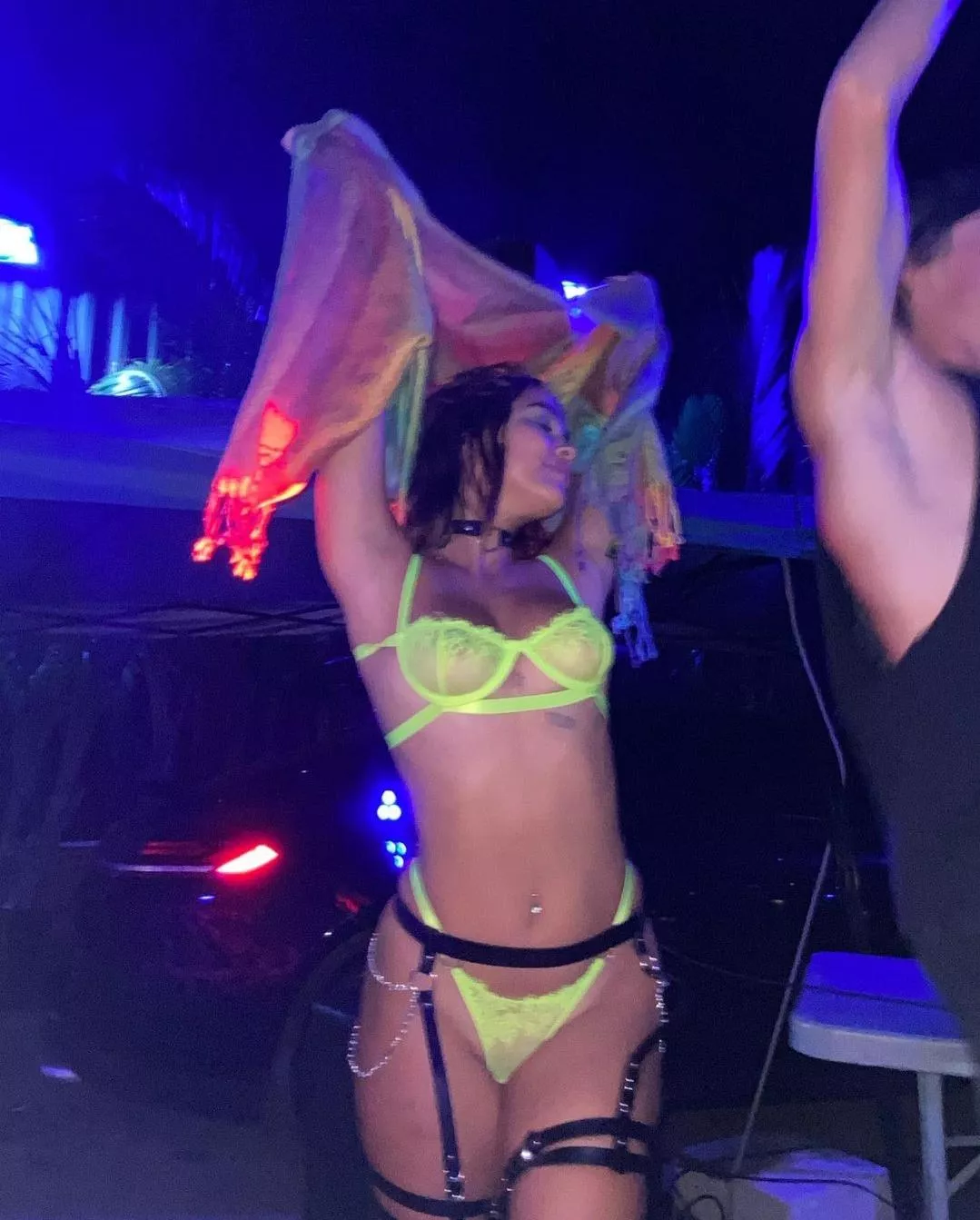 Hands up posted by flyfish6000