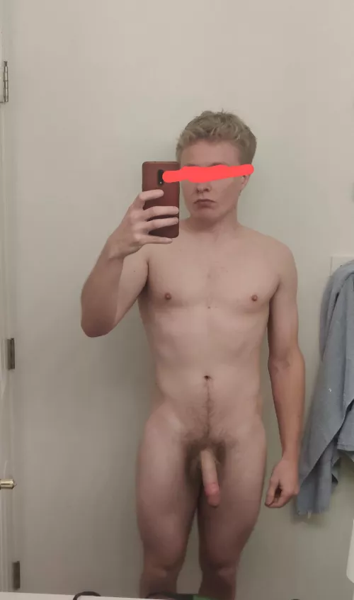 hangin 😉 by littlegormlensnorin