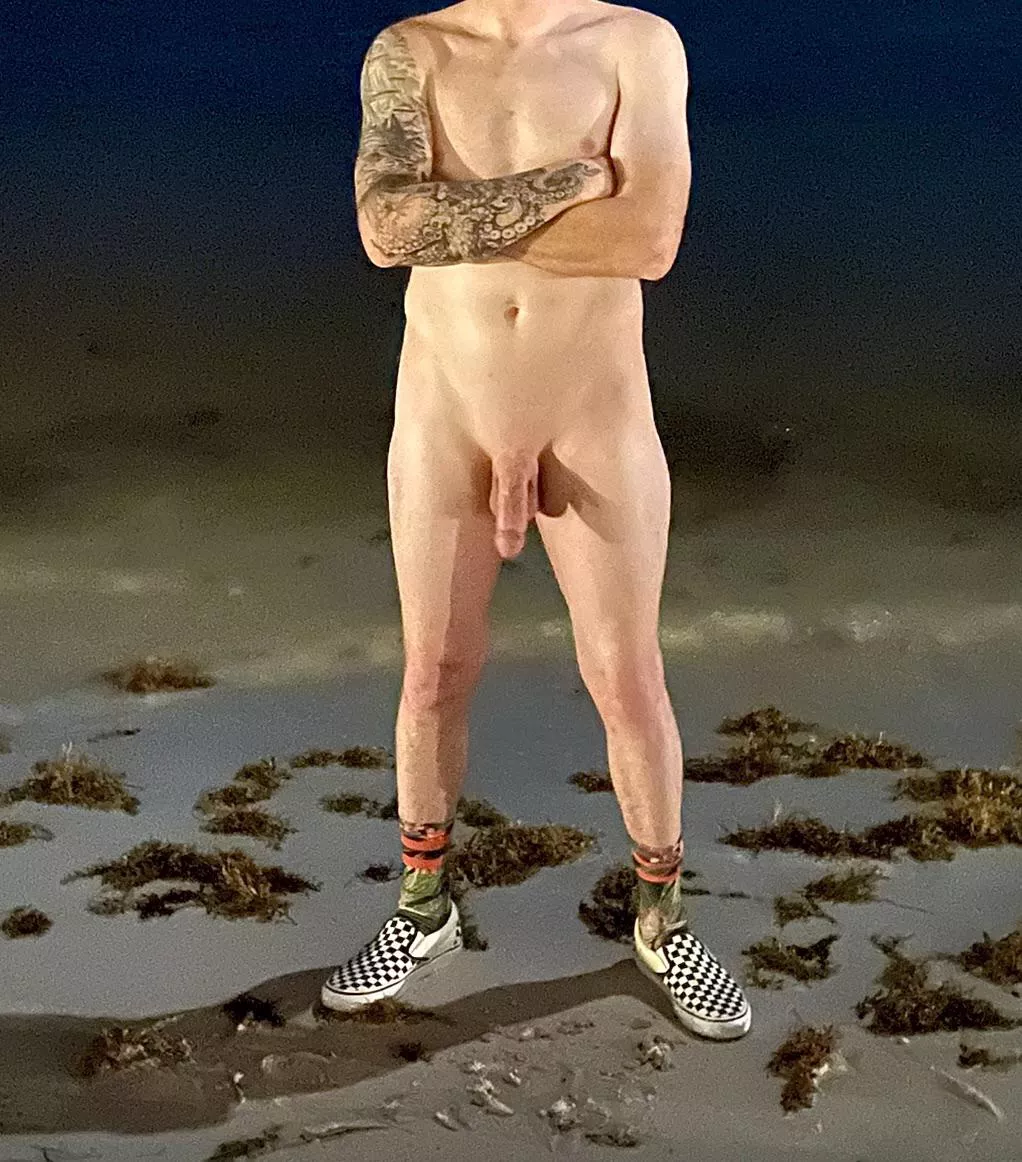 Hanging on the beach! 🏝 posted by Pineapples617