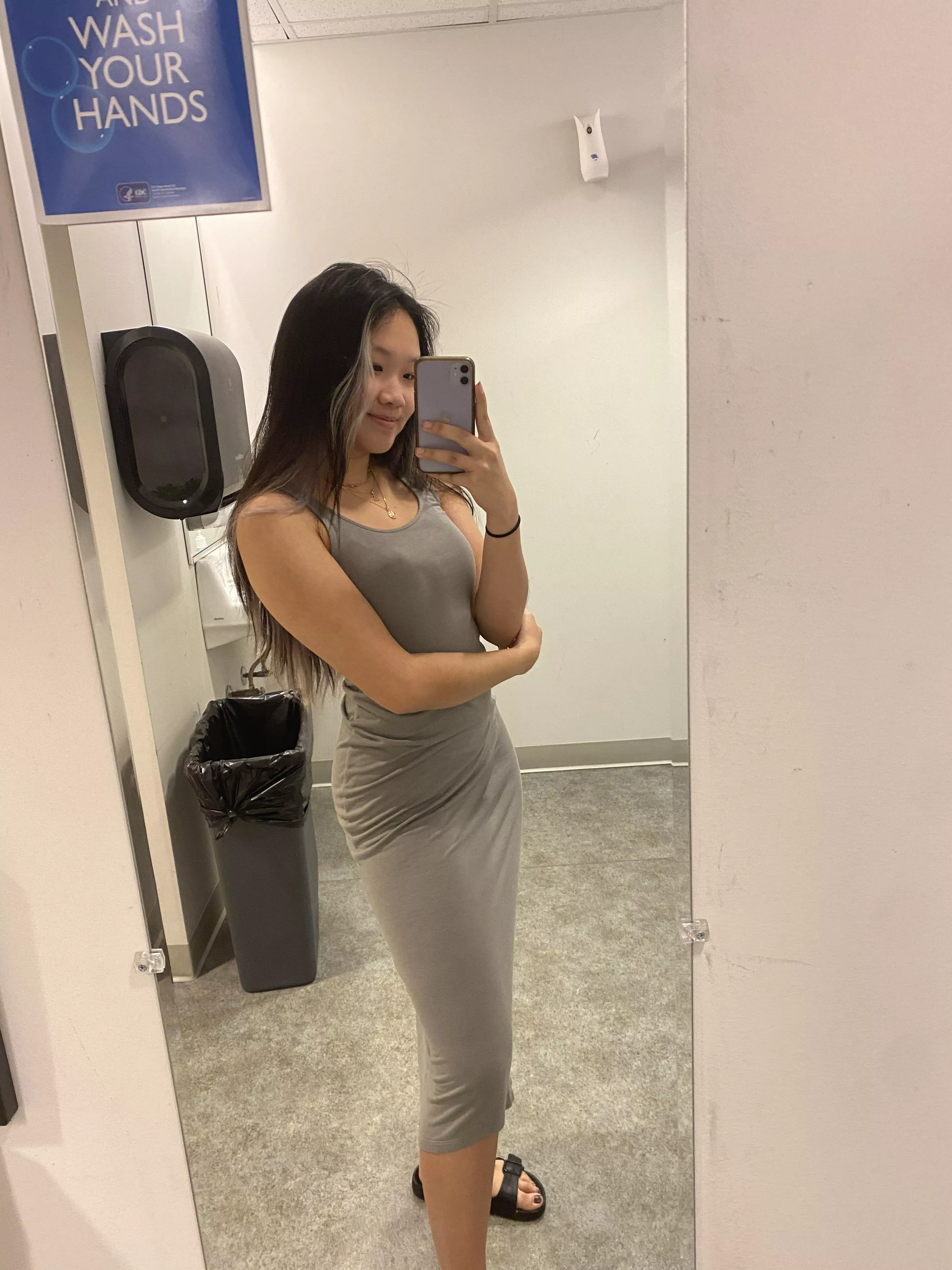 Happpyyyyy Friday :) posted by Linhly_Twitch