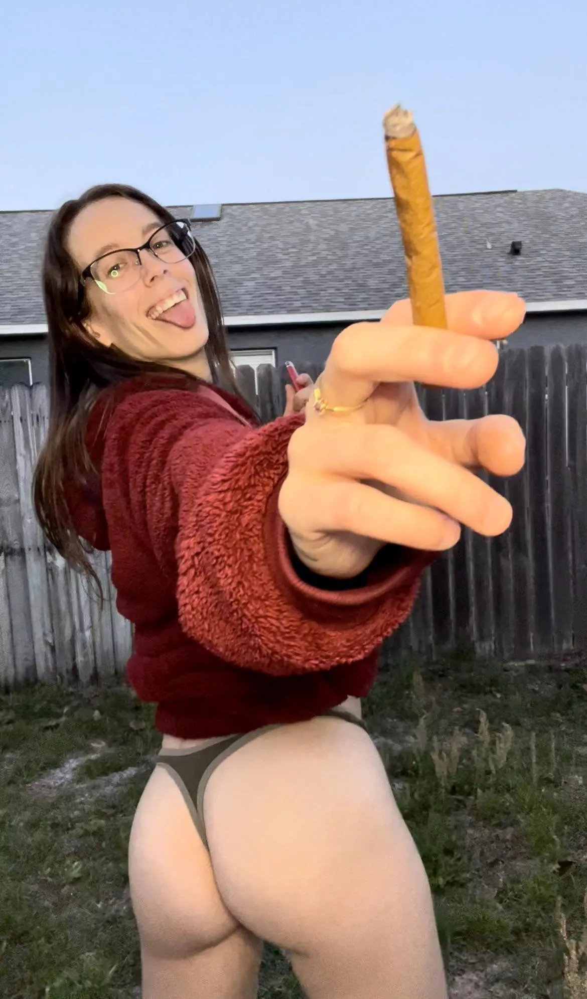 Happy 4/20 my other naughty stoners 🔥 posted by hearted_heavenly