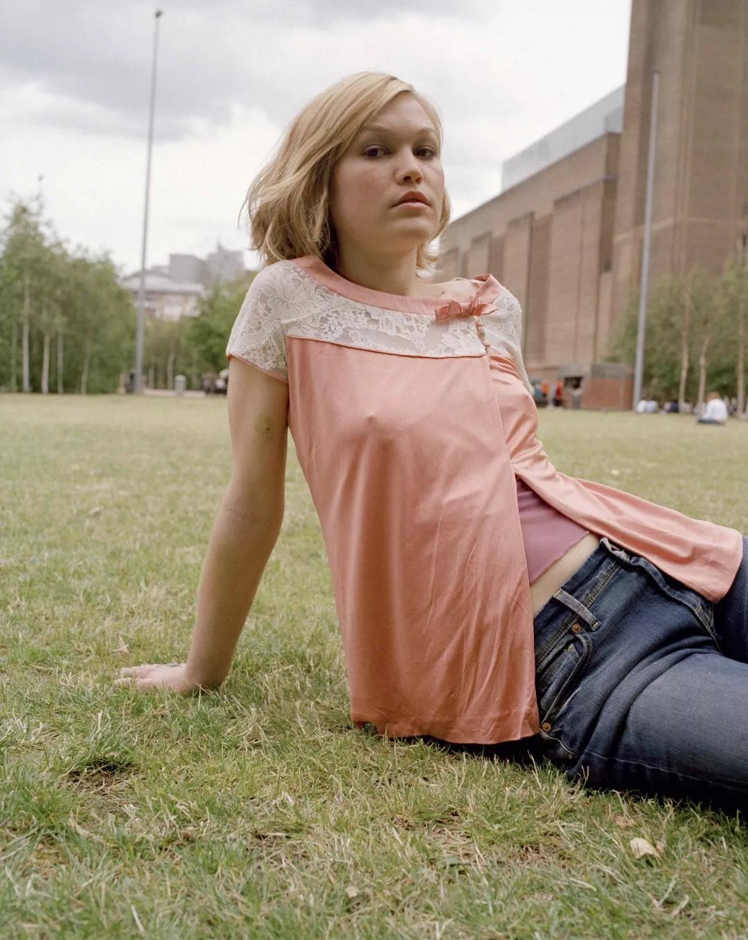 Happy Birthday Julia Stiles posted by ragingcook82