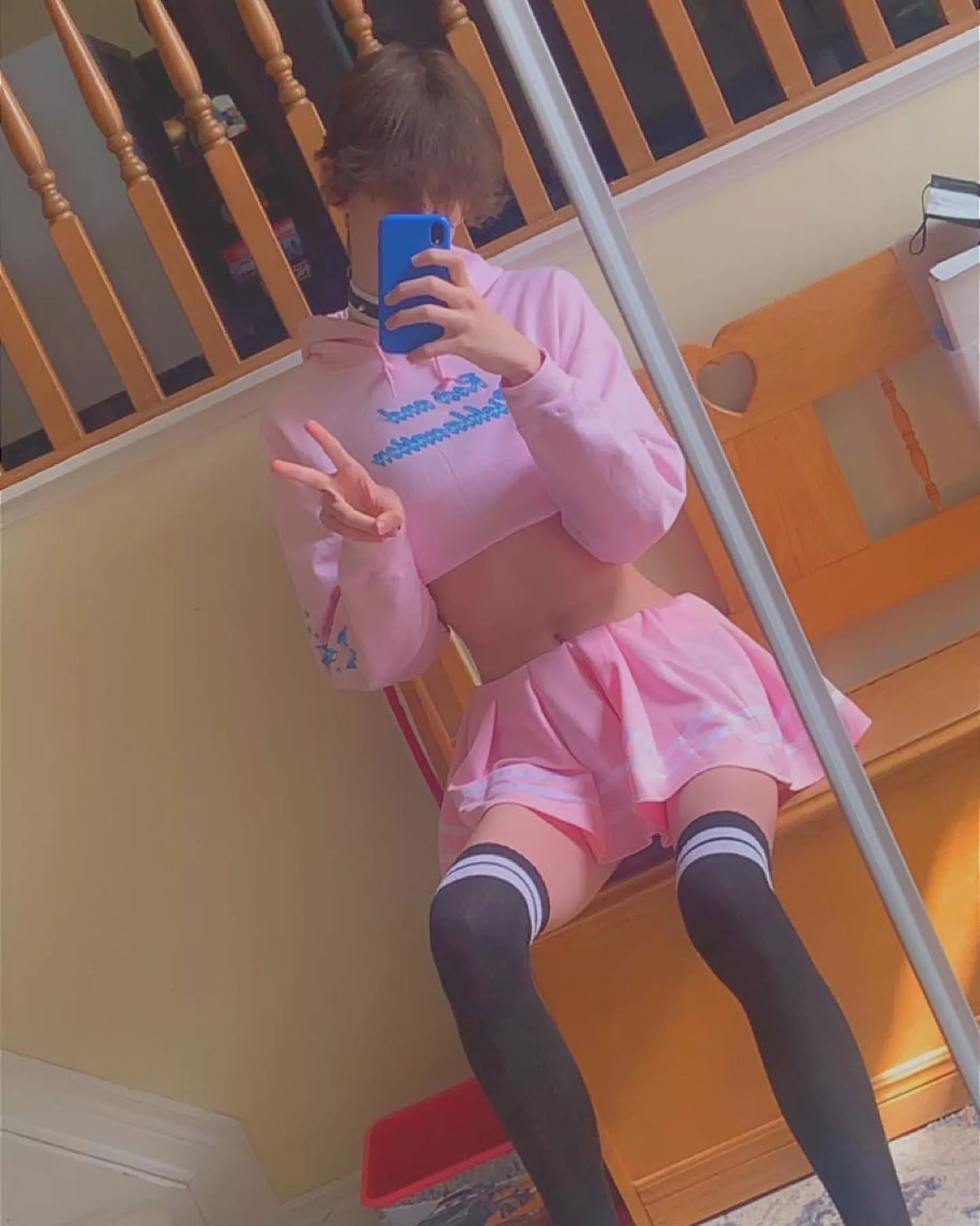 happy femboy friday 😍😍😍 posted by macoronyman