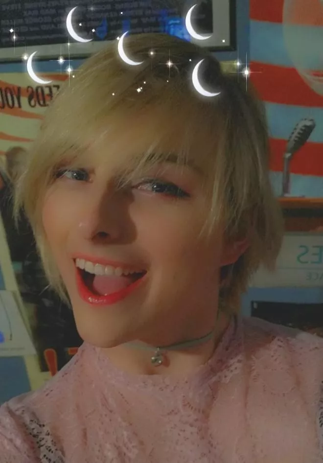 Happy femboy Friday! posted by BitsandPieces34