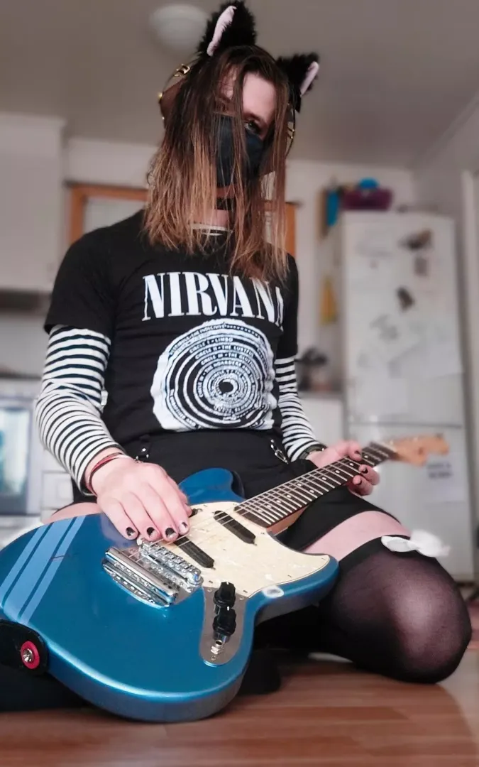 Happy Femboy friday🥳 you guys like Nirvana? posted by ManlyWhimper69