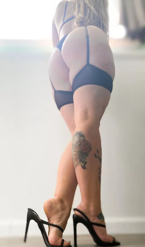 Happy Friday! by irishtoesies