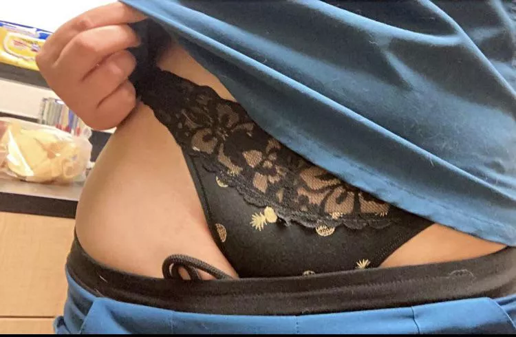 Happy Friday 🥰 posted by kinkyjynx