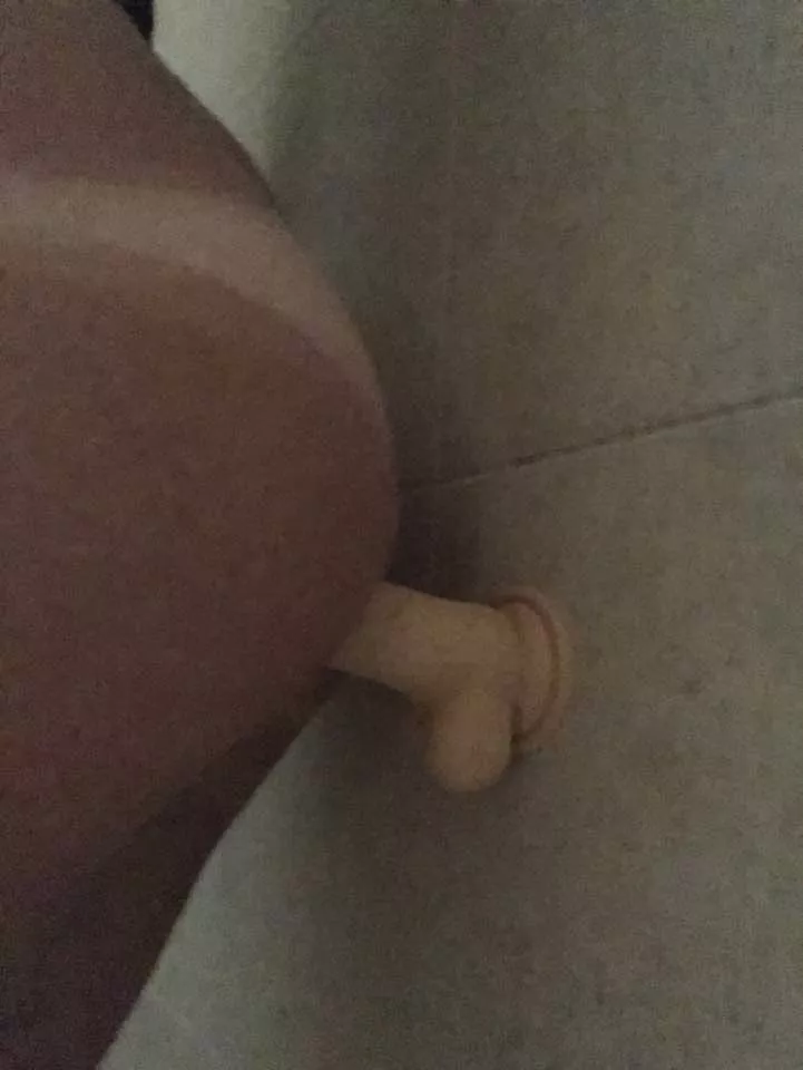 happy Friday boys!!! anyone wanna replace my toy for me? posted by darksword6666