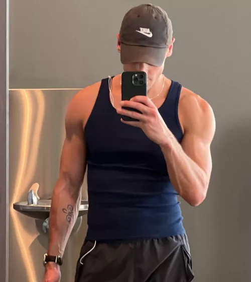 Happy Friday bros 💪 by TyConnor95