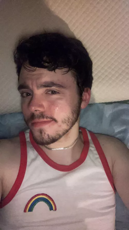 Happy Friday bros! Growing out the scruff for the first time by cartoonmelons