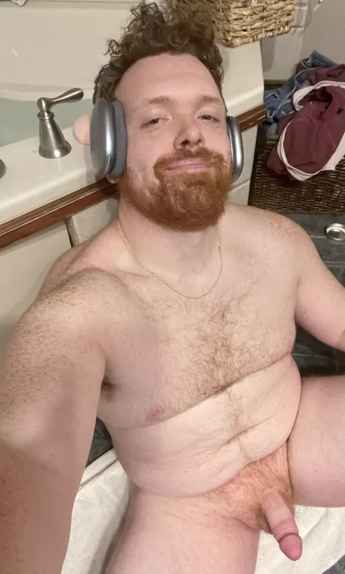 Happy Friday :) by hellono1991-