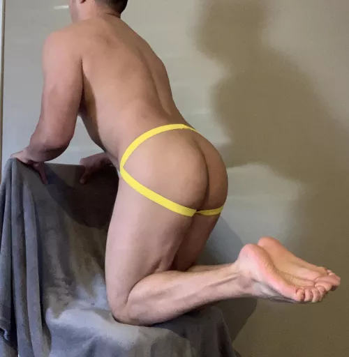 Happy Friday 😉 here’s a pose in my jockstrap! by ashadowintheback