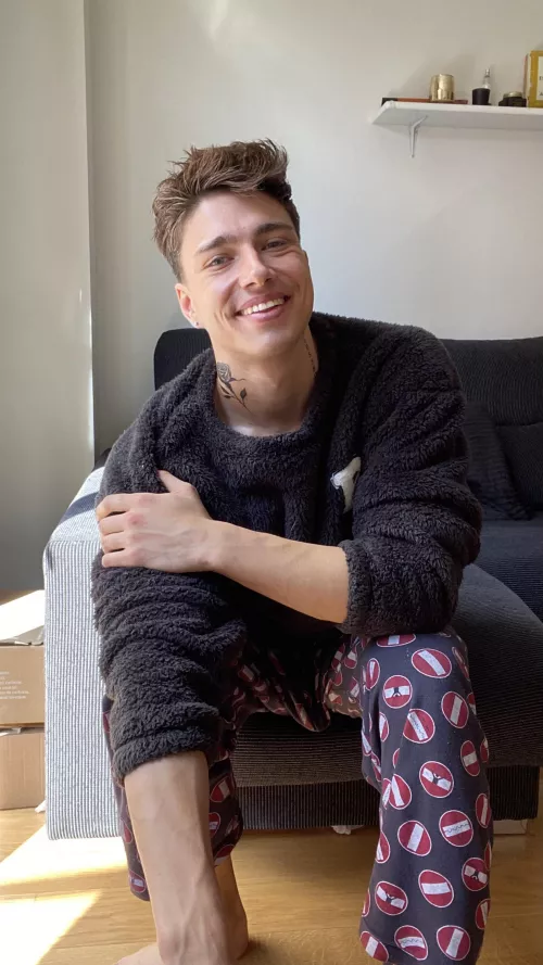 Happy Friday! Hope you start the day with a smile! by Goldengeorgiii