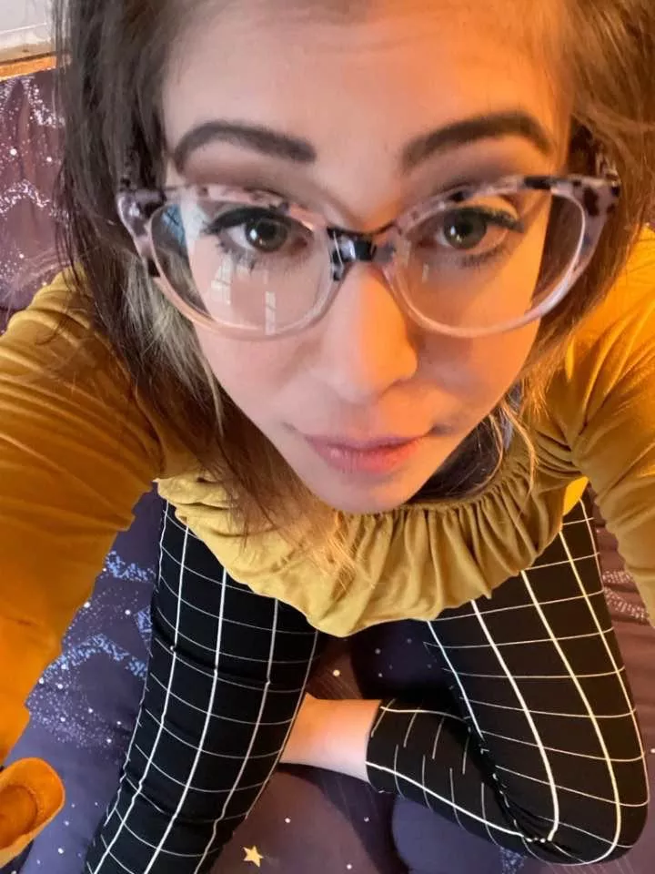 Happy Friday! In need of a facial 💧 posted by yogibae420