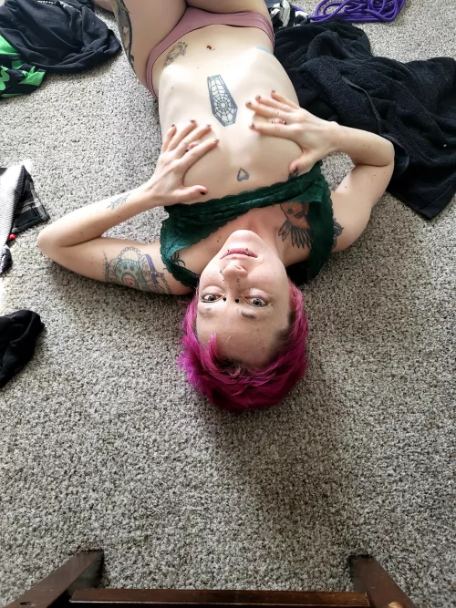 Happy Friday!! by circuspixie