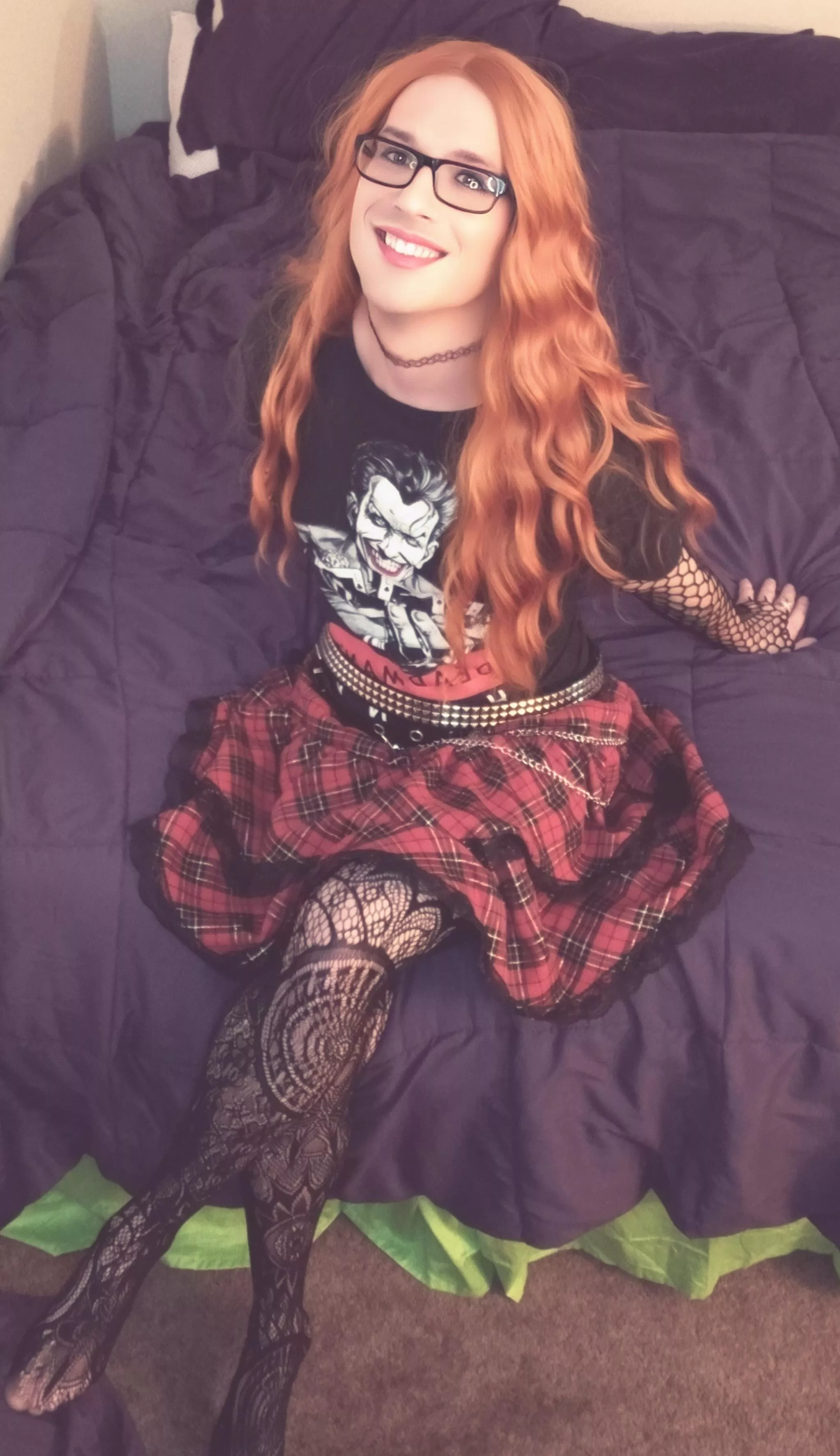 Happy Friday! 😘😘😘 posted by villainous_scarlot