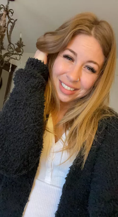 Happy FriYAY ! 💃🏼 by MisspotatoheadOF