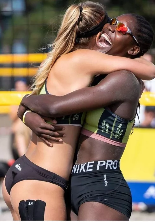 Happy hugs by redditphotosonly