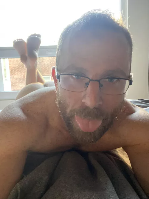 Happy hump day 🤷🏻‍♂️ by flexiescottie