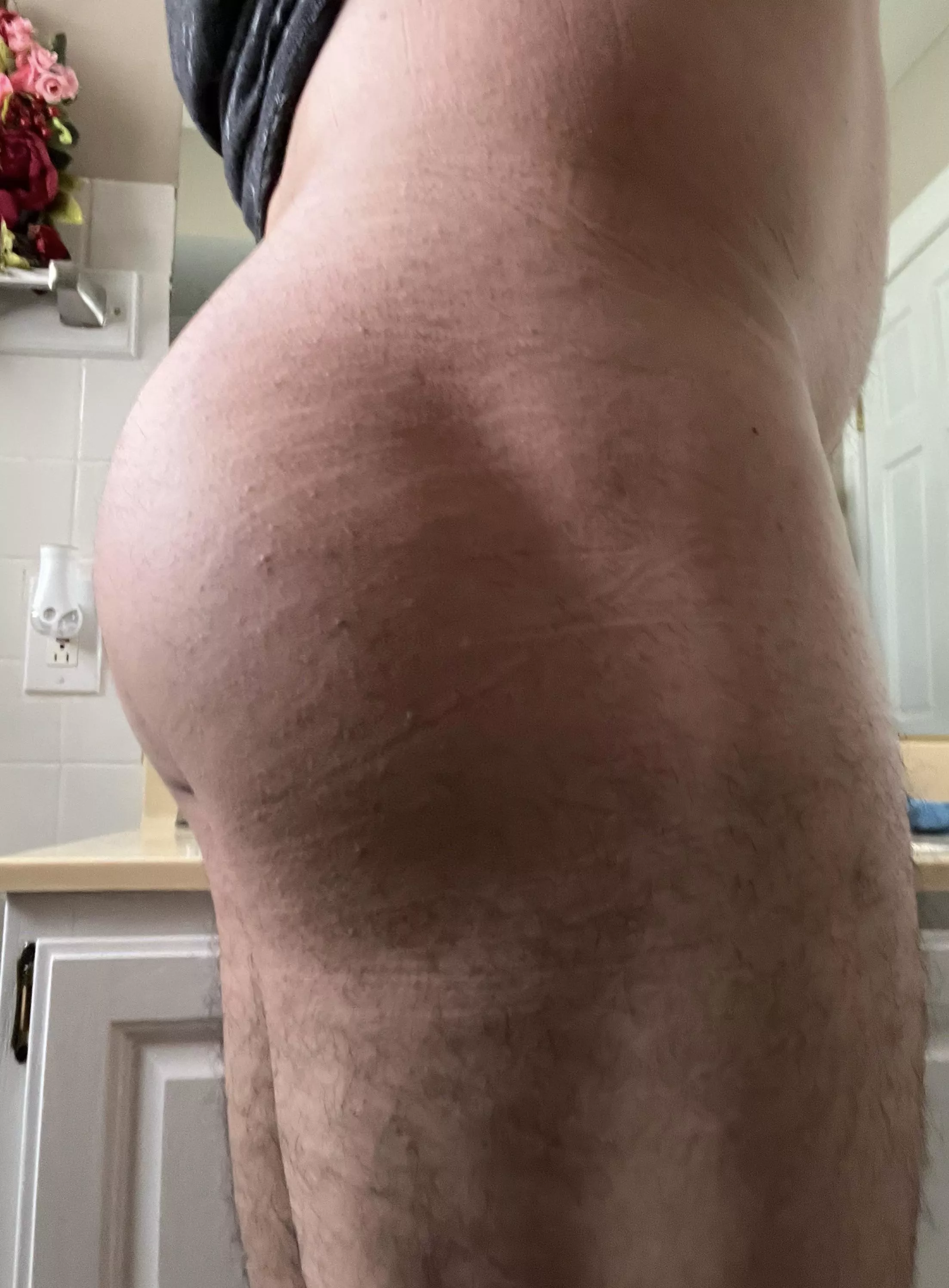 Happy humpday 😘 posted by FluffyTowels4640