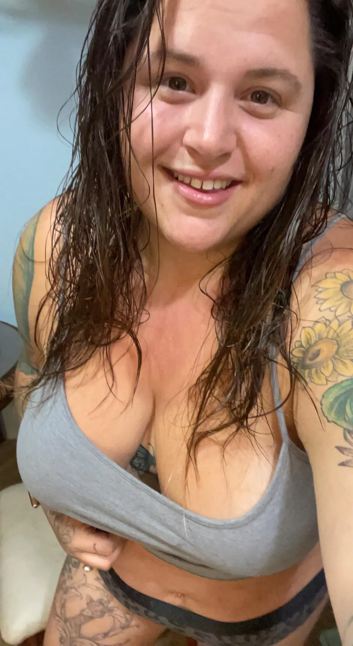 happy humpday everyone! posted by handful_heather420