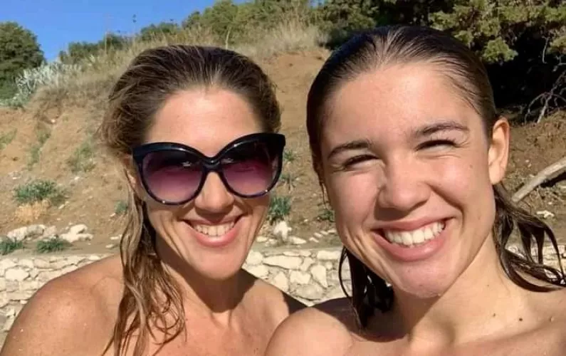 Happy 😁 mom and daughter! by milfarenje