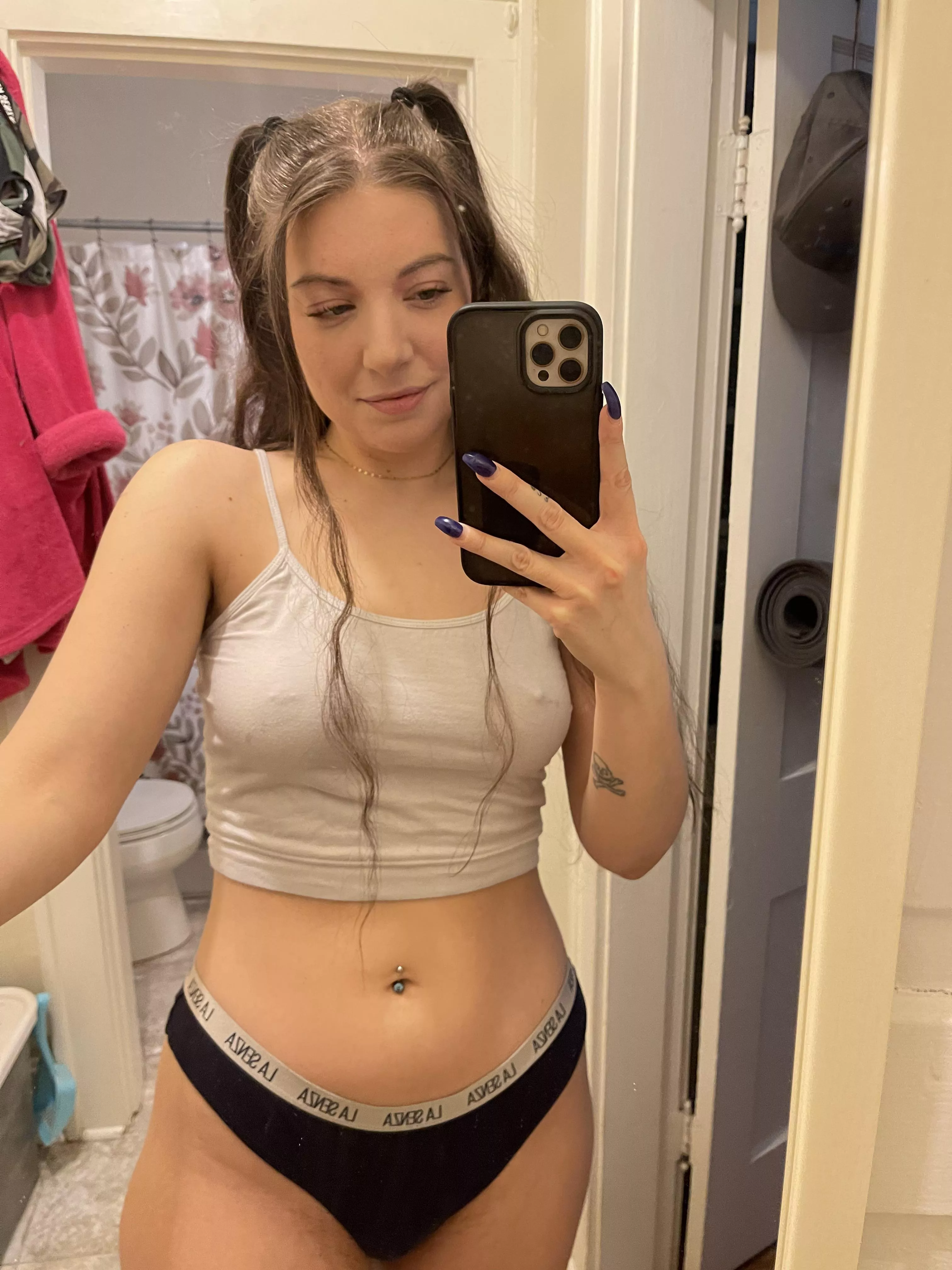 Happy Monday! Hope this makes your day :) posted by prettykittyluna