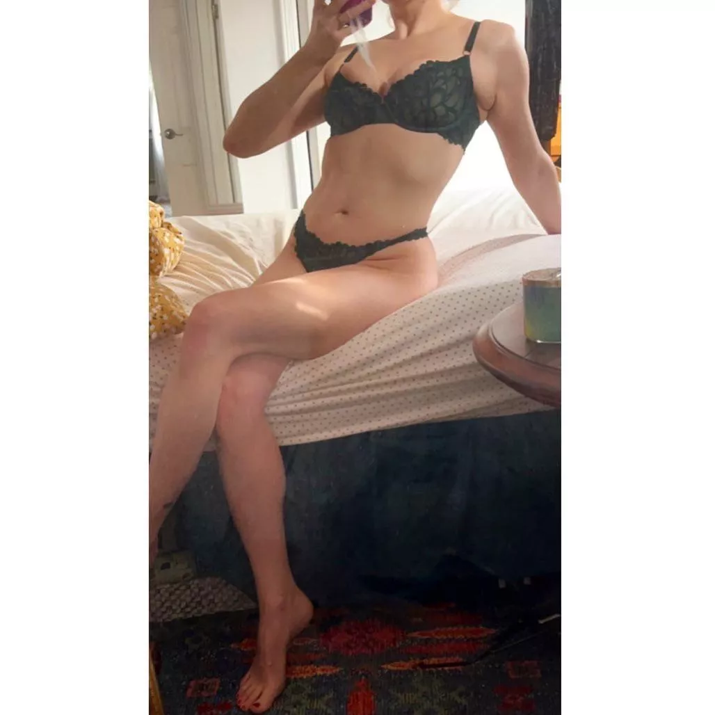 🥑 Happy Monday 🌵 posted by Warped-switch