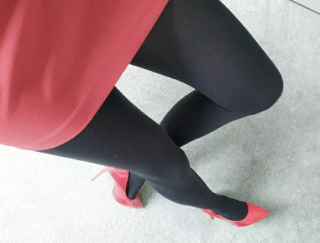 Happy Monday. Start you week strongly and you'll never look back. by NikkiM2828