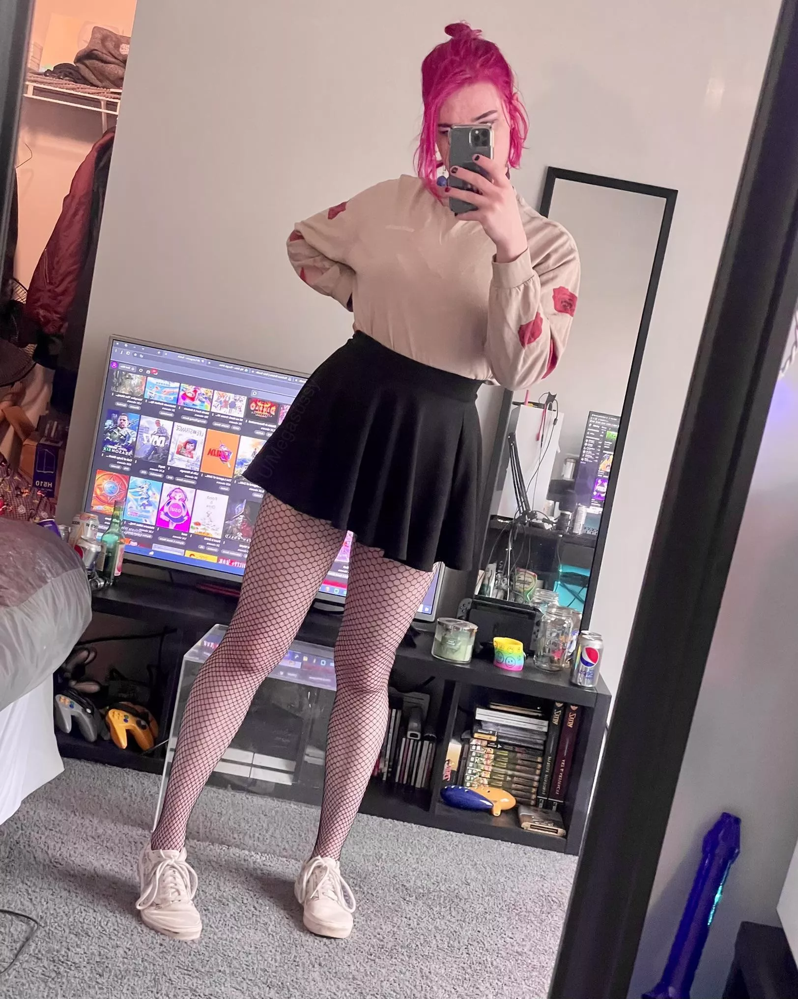 happy pride month everyone! 🏳️‍⚧️💅 posted by Megasussy