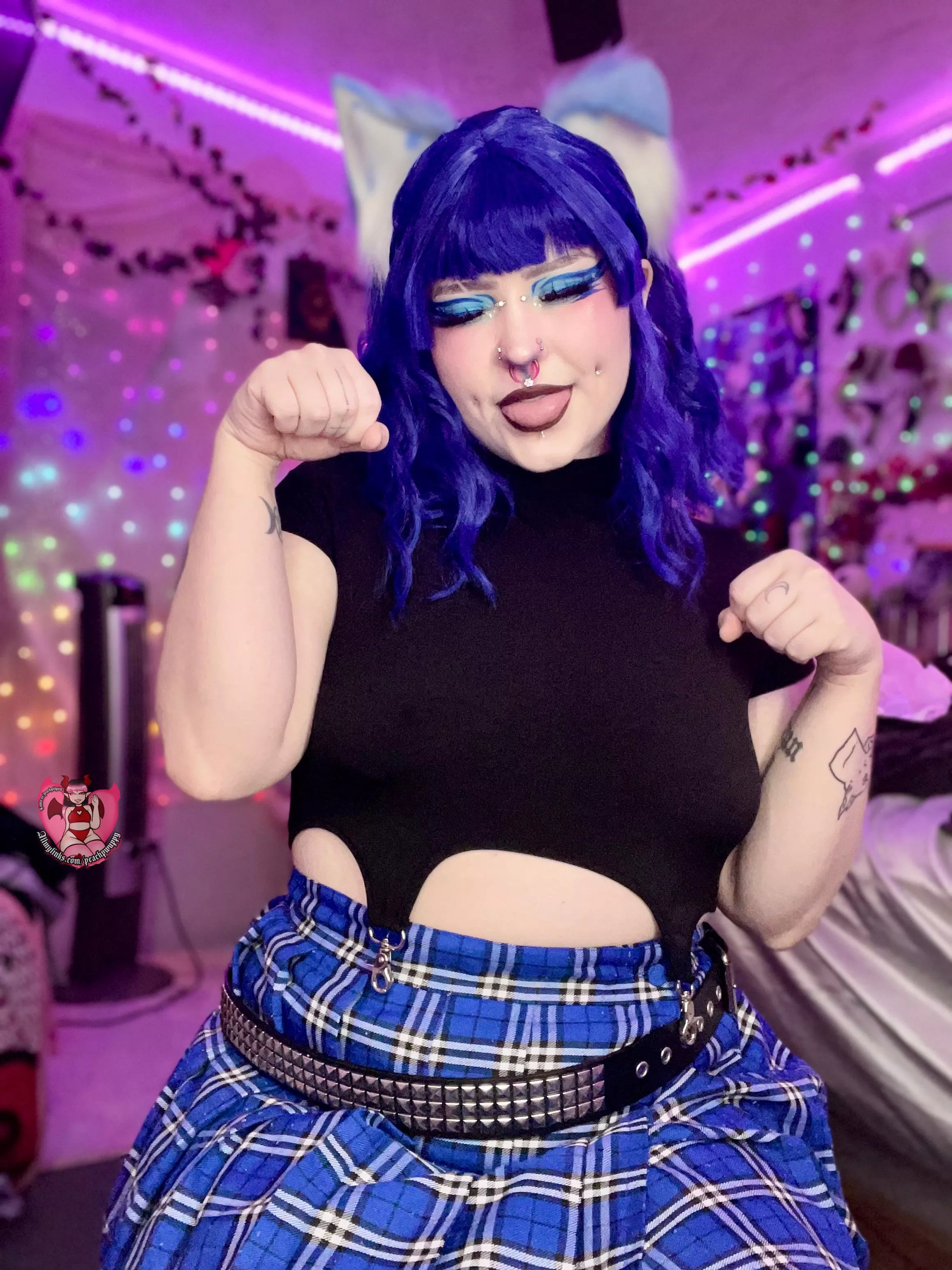 Happy pup 💙🐶 posted by peachylilgirll