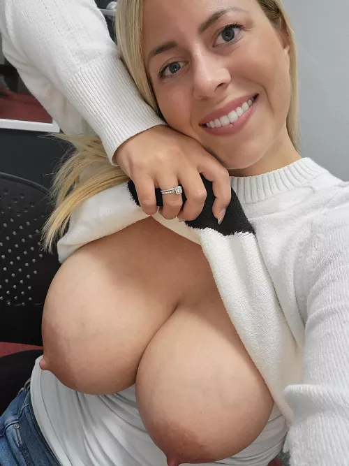 Happy Saturday milf lovers by Gmebaby31