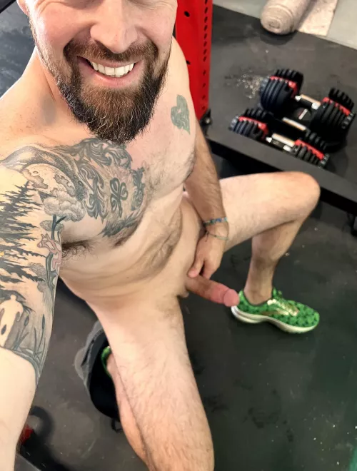 Happy St. Patrick’s from the home gym (M) by GAontheSide
