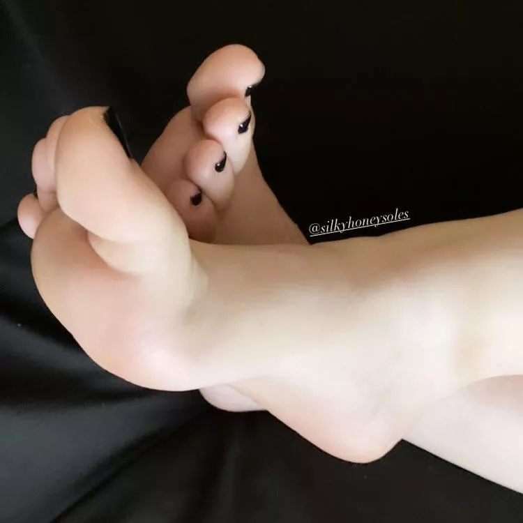 Happy Sunday! Enjoy:) posted by silkyhoneysoles