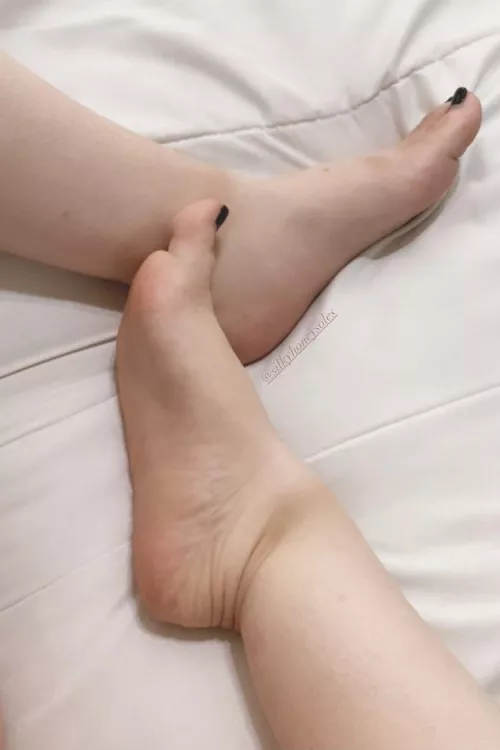 Happy Sunday! by silkyhoneysoles