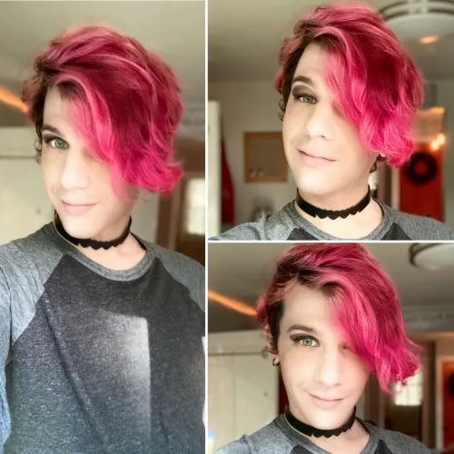 Happy Sunday!💖 Vibing on how my hair is fading ✨ by Sissyzilla