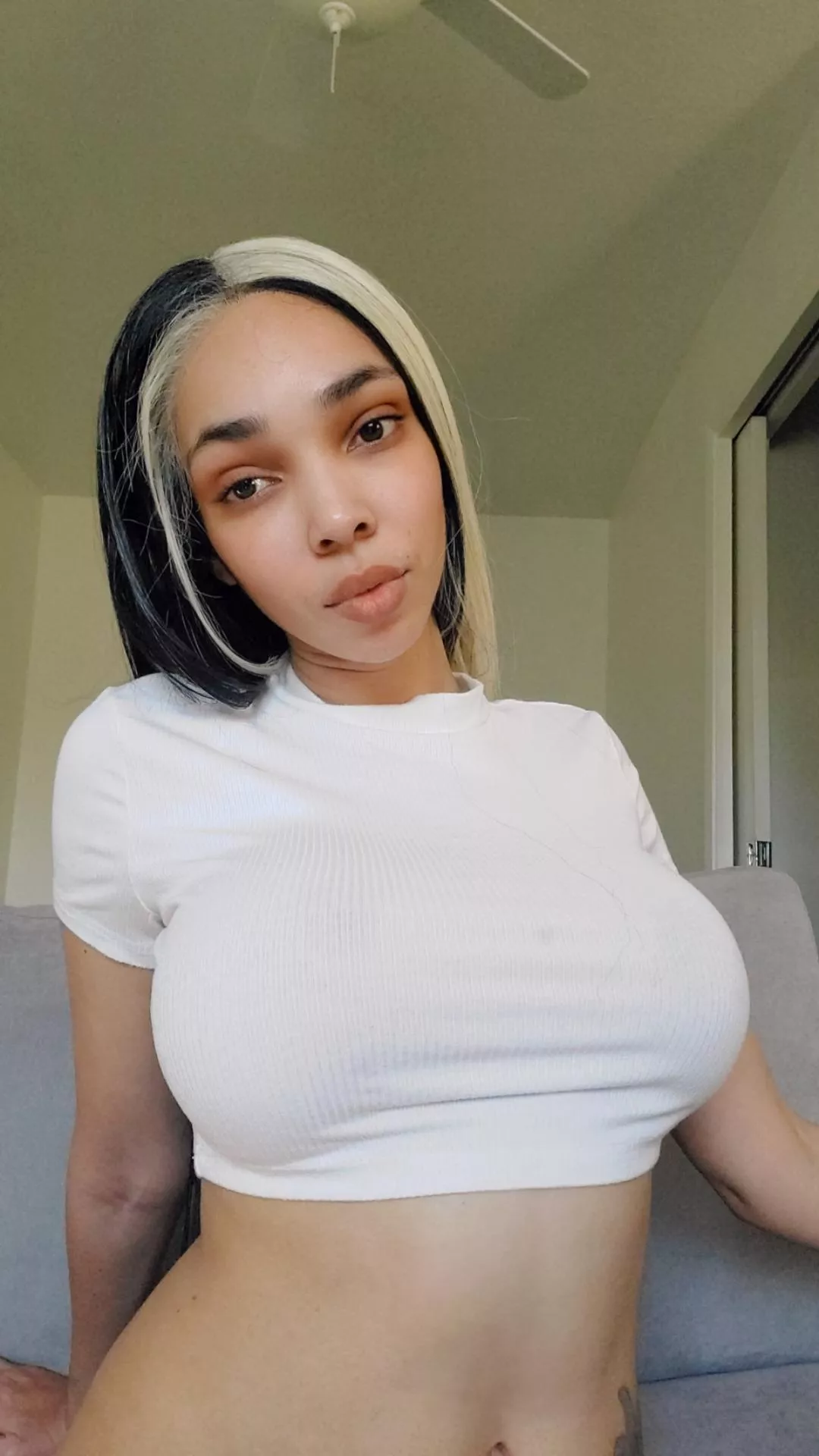 Happy Tuesday everyone posted by IvyLove31