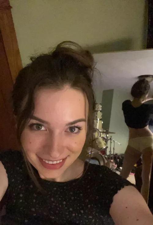 Happy tushy Tuesday ⭐️ [f] by Pink_finnxox