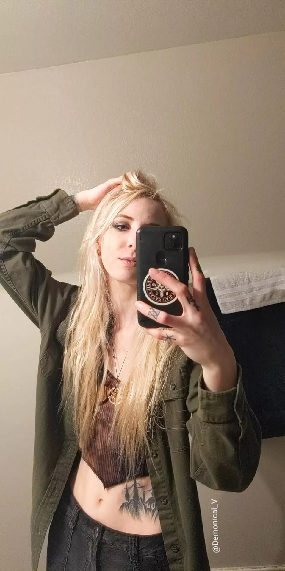 Happy Wednesday loves 🖤 posted by demonical_v