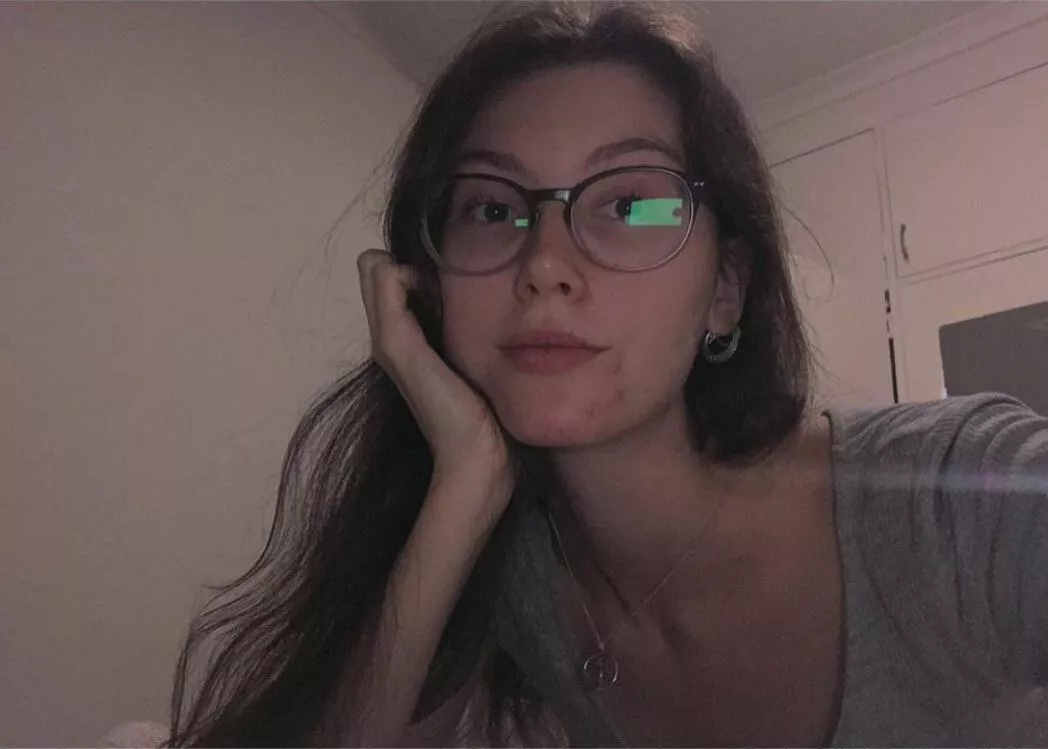 Happy weekend everyone 💜 posted by LivMantel